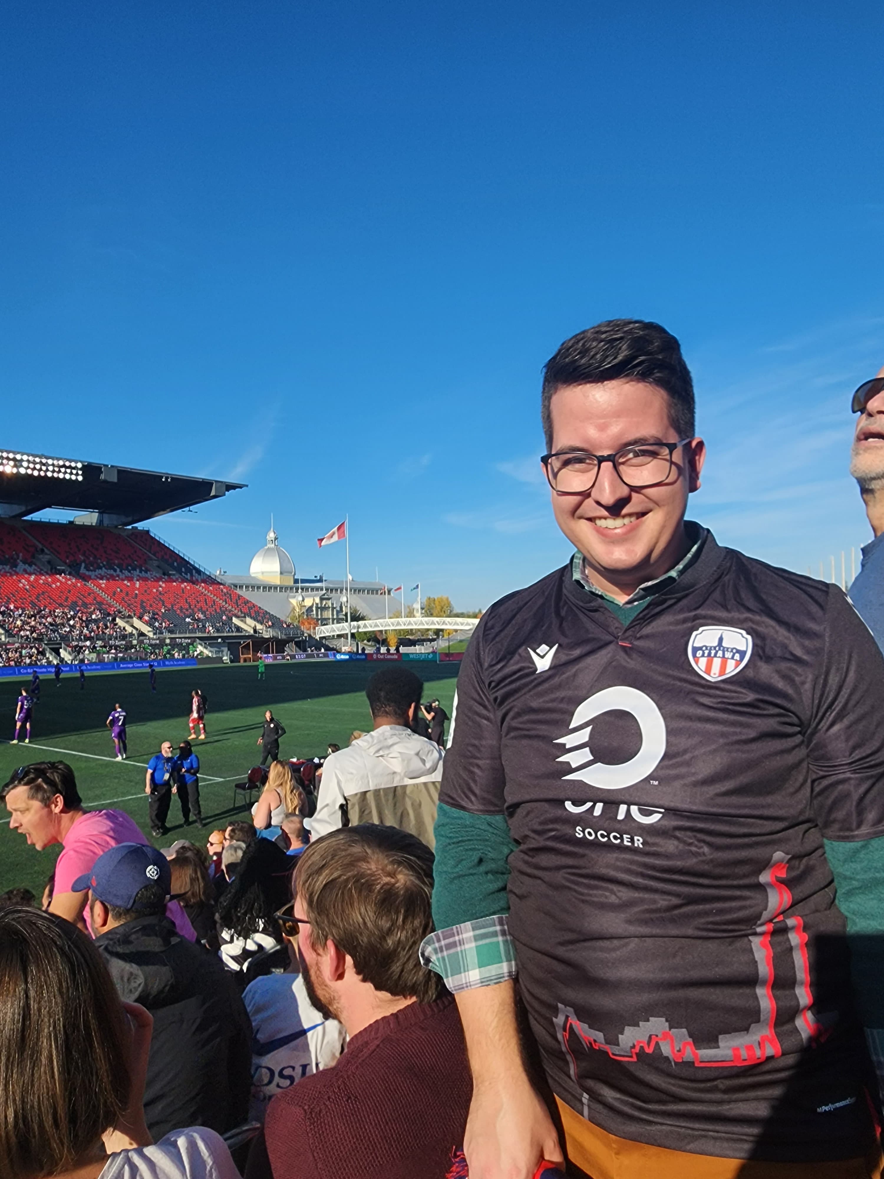 Brandon Bay at an Atlético Ottawa match